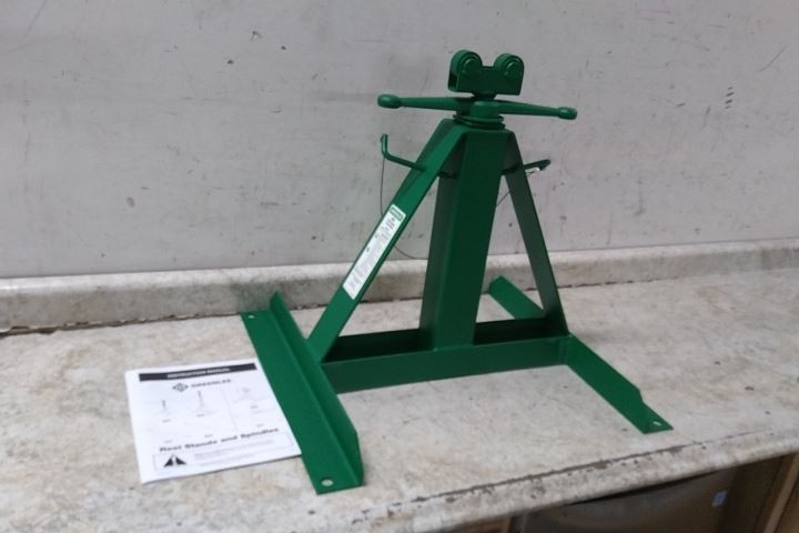 Greenlee 683 5,000 Lb Load Capacity Heavy-Duty Telescoping Reel Stand