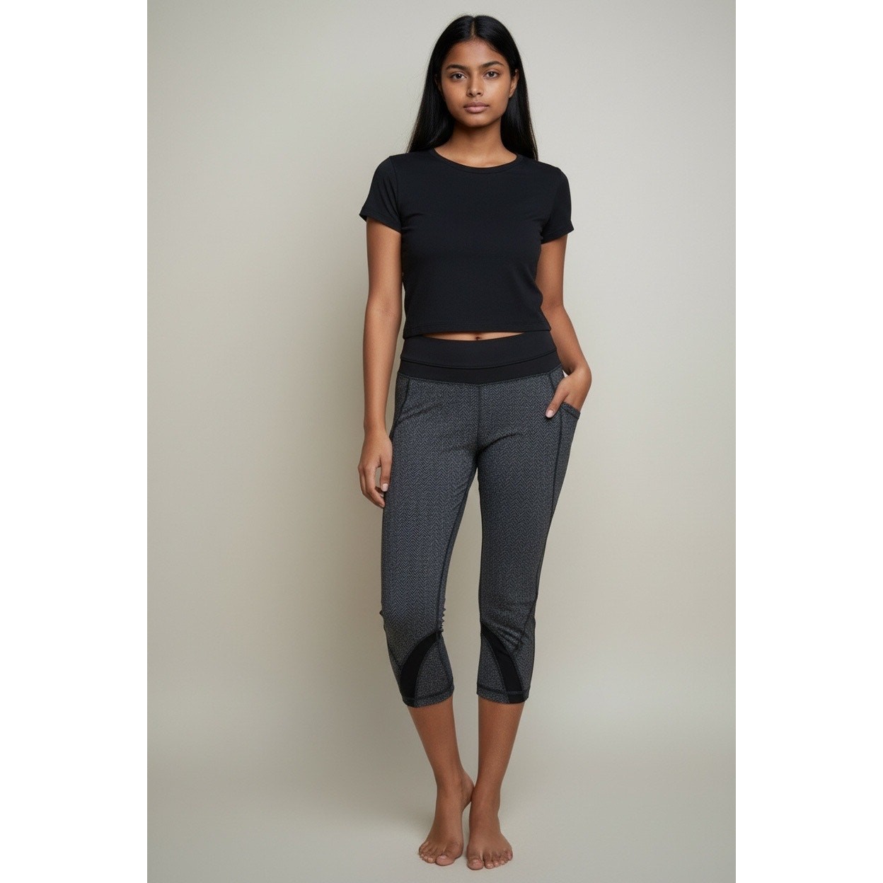 Lululemon Athletica  Woman\'s  Cropped  Harringbone style leggings Size 6
