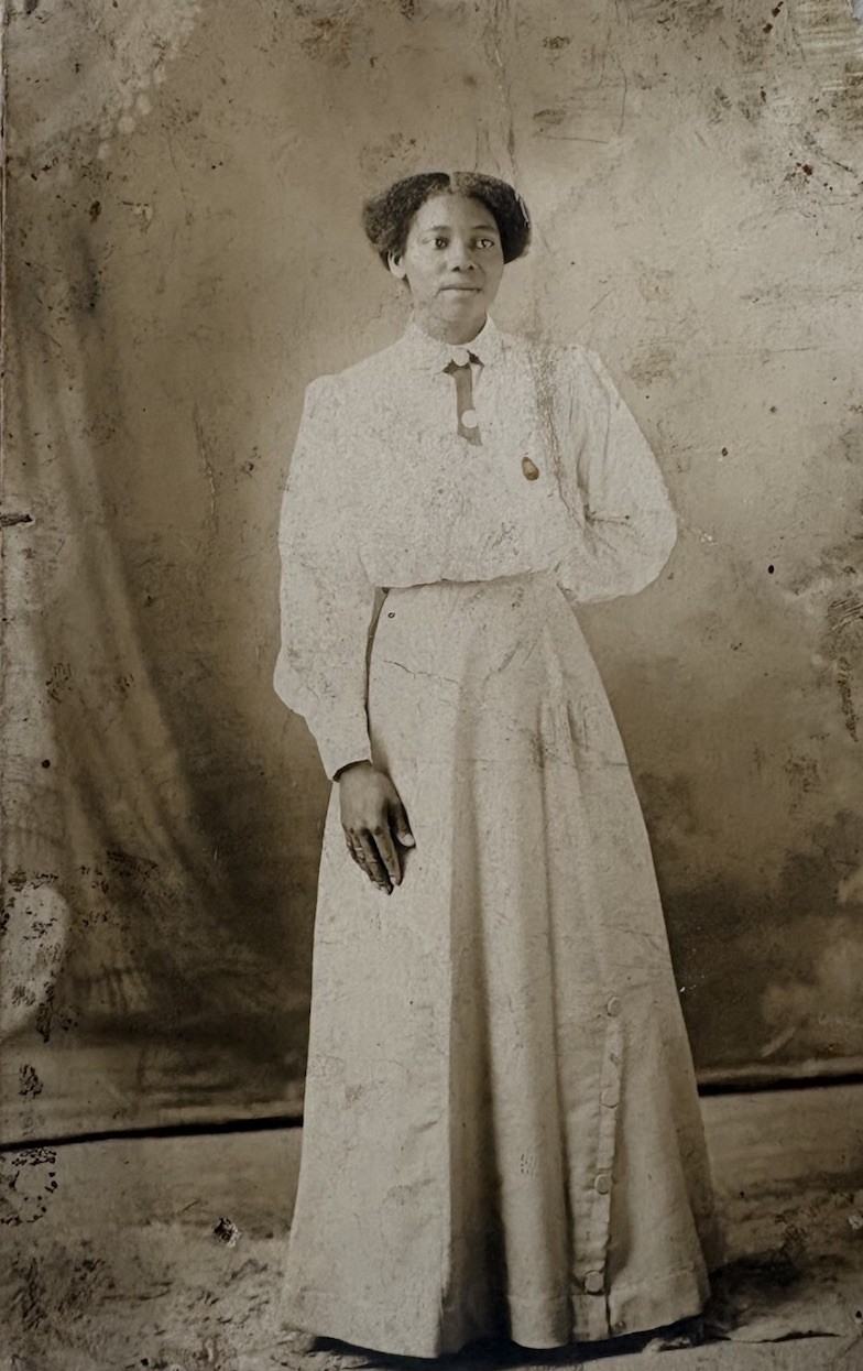 ANTIQUE 1900S AFRICAN AMERICAN WOMAN EDWARDIAN FASHION STUDIO PORTRAIT PHOTO