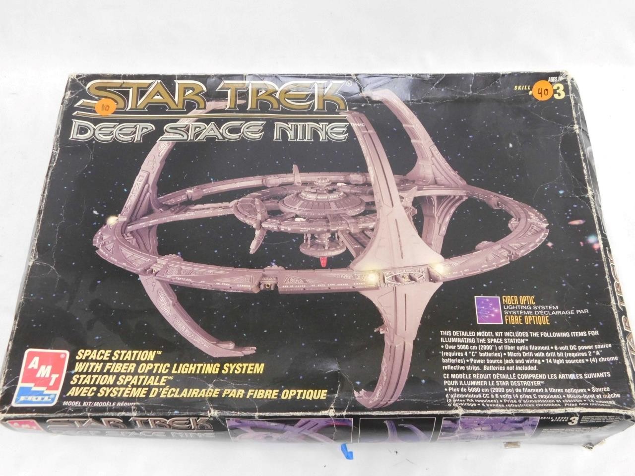 1/2500 AMT ERTL Star Trek Deep Space Nine Station Fiber Optics Plastic Model Kit