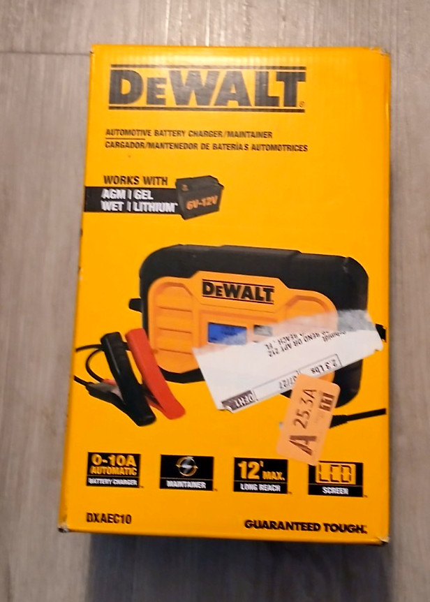 De Walt Battery Charger DXAEC10 De Walt Battery Charger DXAEC10