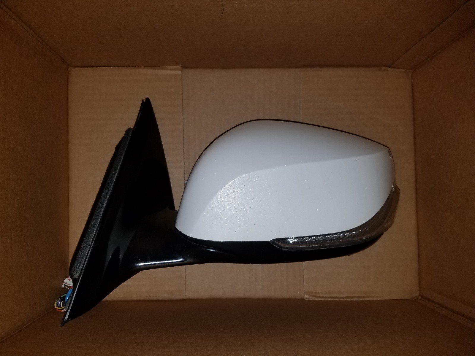 14-21 INFINITI Q50 DRIVER LEFT WHITE POWER HEATED DOOR MIRROR WITH CAMERA