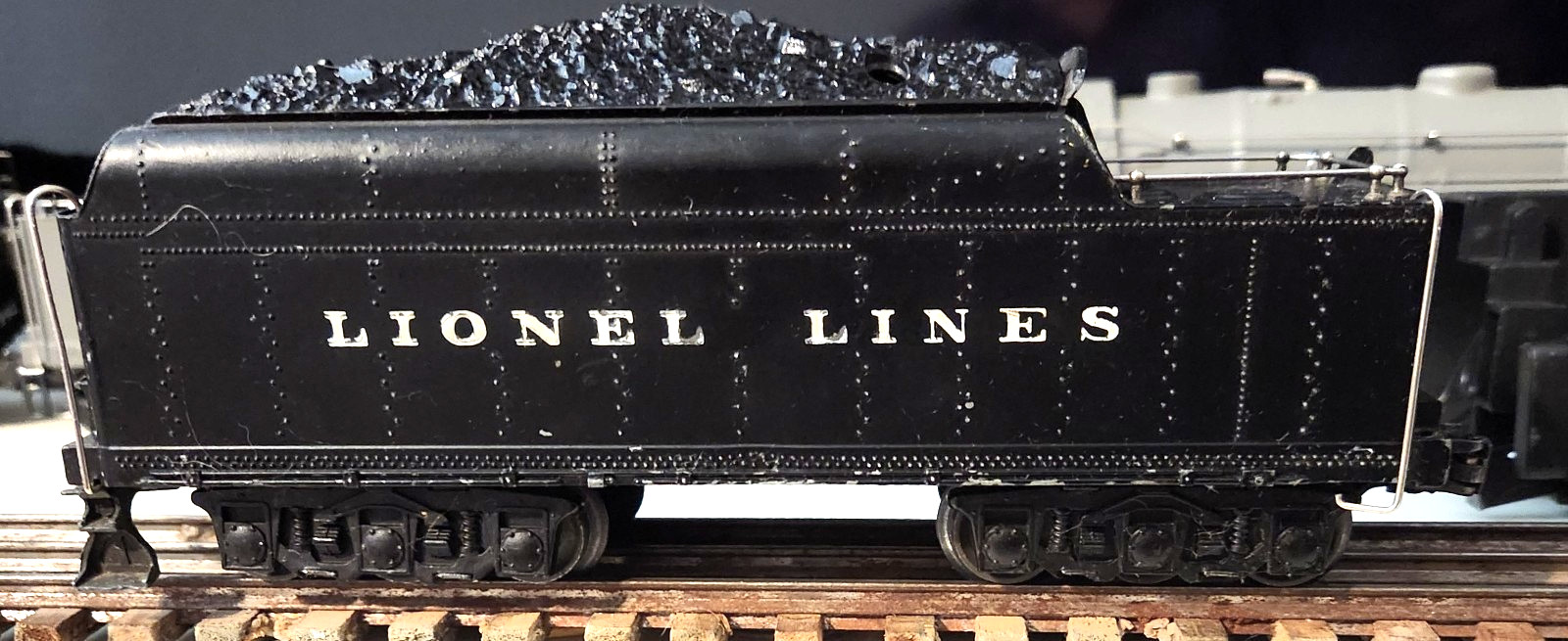 Lionel 2426W Lionel Lines Whistle Tender in good condition, needs a little help. Lionel 2426W Lionel Lines Whistle Tender in good condition, needs a little help.