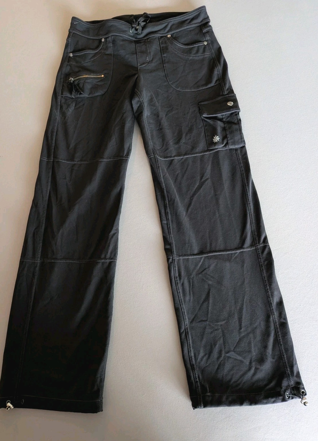 Athleta Bettona Pants M Black Wide Leg Yoga Travel Cargo Sweatpants Athleisure 