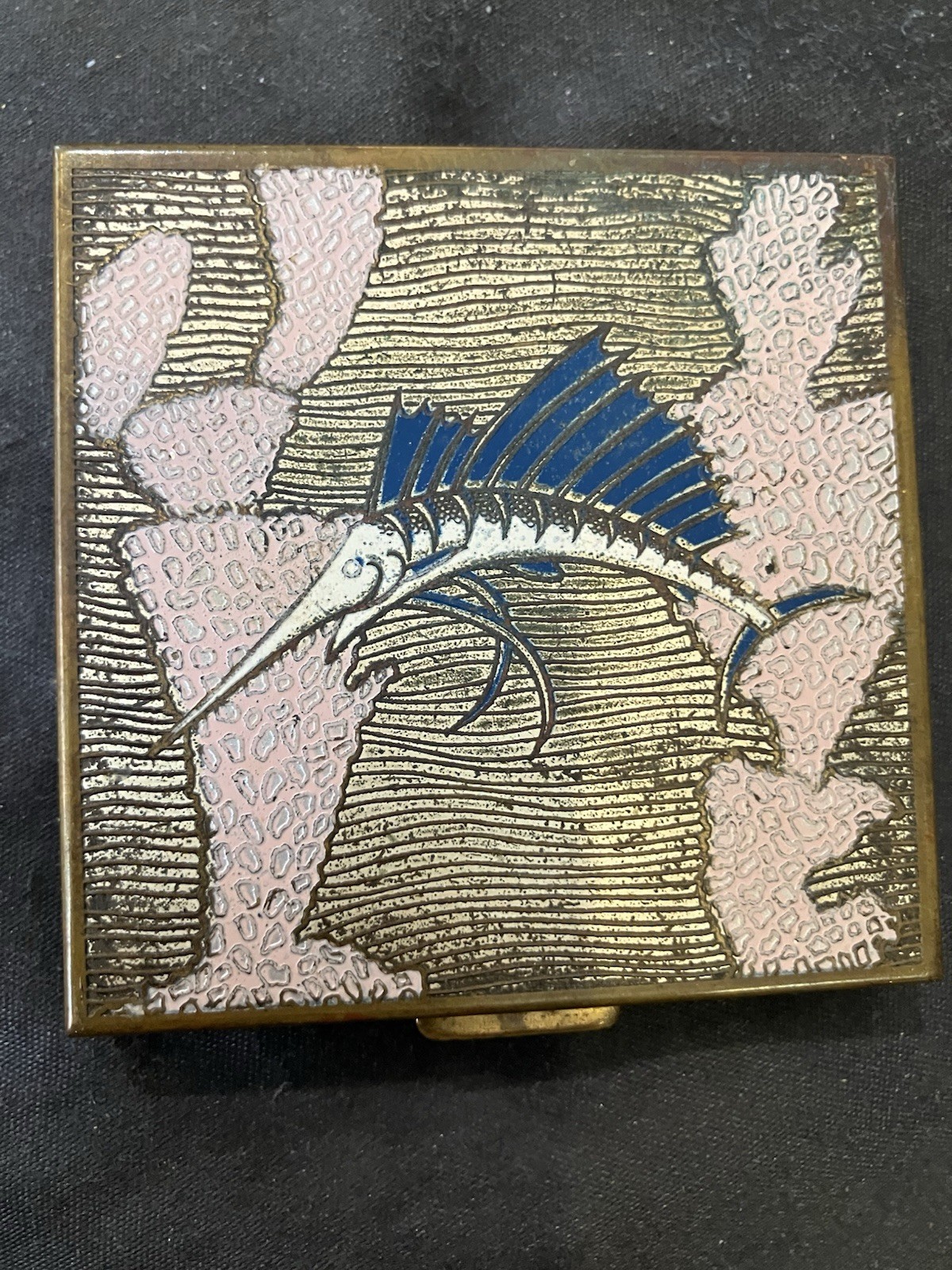 1940’s Vintage VOLUPTE Sailfish COMPACT ART DECO Enamel BRASS Cloisonné Rare 1940’s Vintage VOLUPTE Sailfish COMPACT ART DECO Enamel BRASS Cloisonné Rare