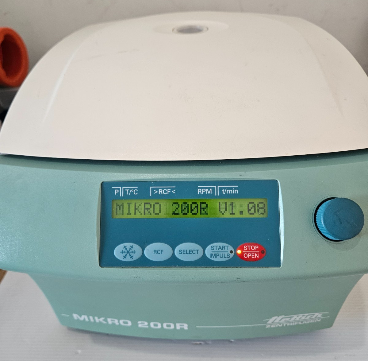 Hettich MIKRO 200 R Refrigerated Centrifuge 2405-01 w/ 2424-A 24-Place Rotor