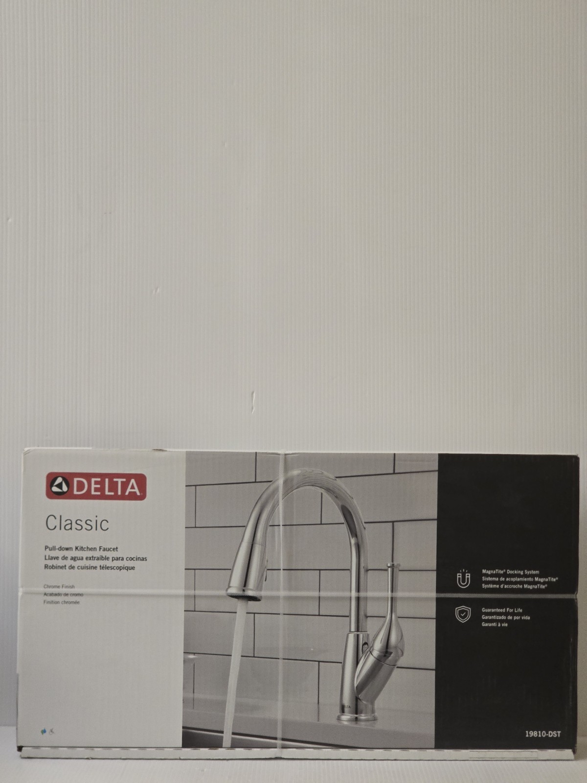 Delta Classic 19810-DST Chrome Single-Handle Pulldown Kitchen Faucet Delta Classic 19810-DST Chrome Single-Handle Pulldown Kitchen Faucet