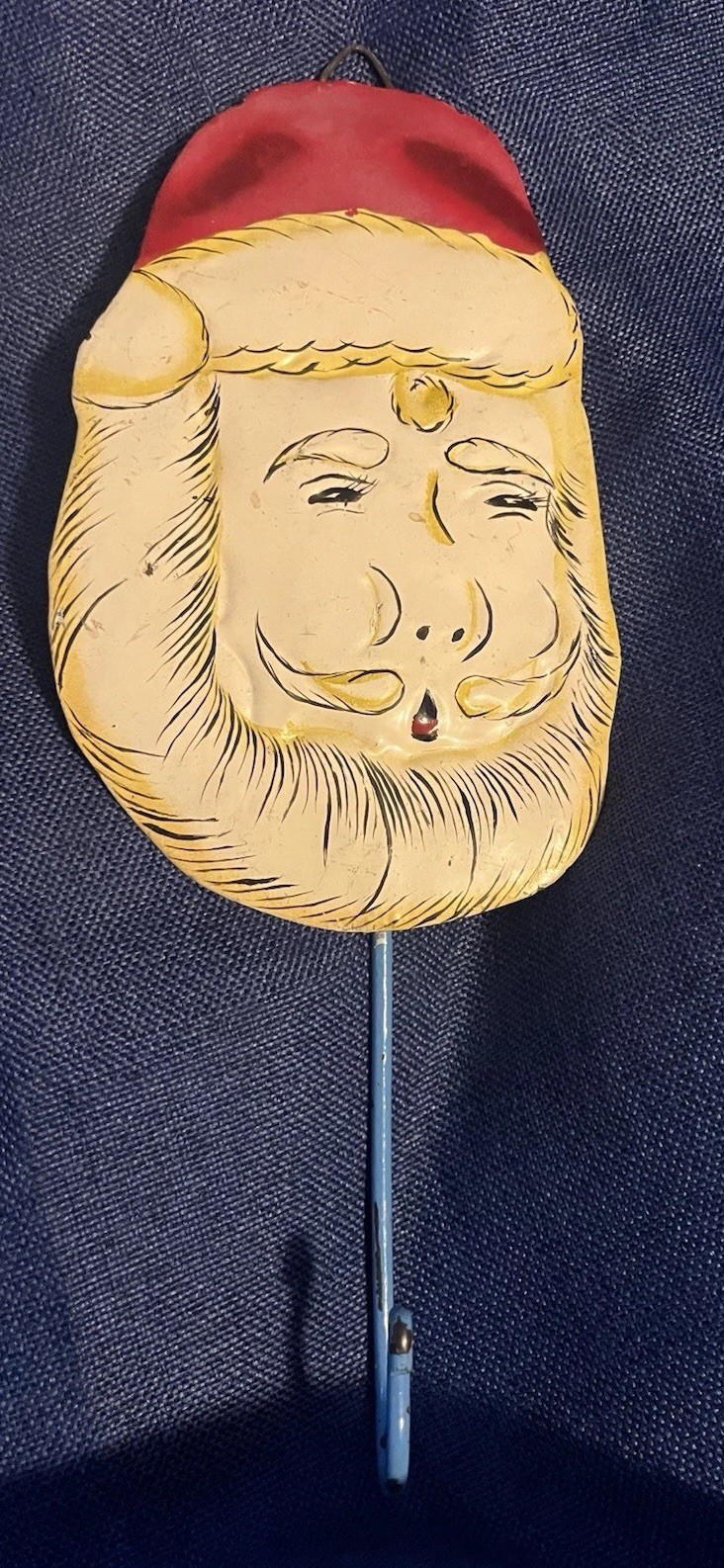 Vintage Tin Metal Santa Claus Head Christmas Wall Hanging With Hook Vintage Tin Metal Santa Claus Head Christmas Wall Hanging With Hook