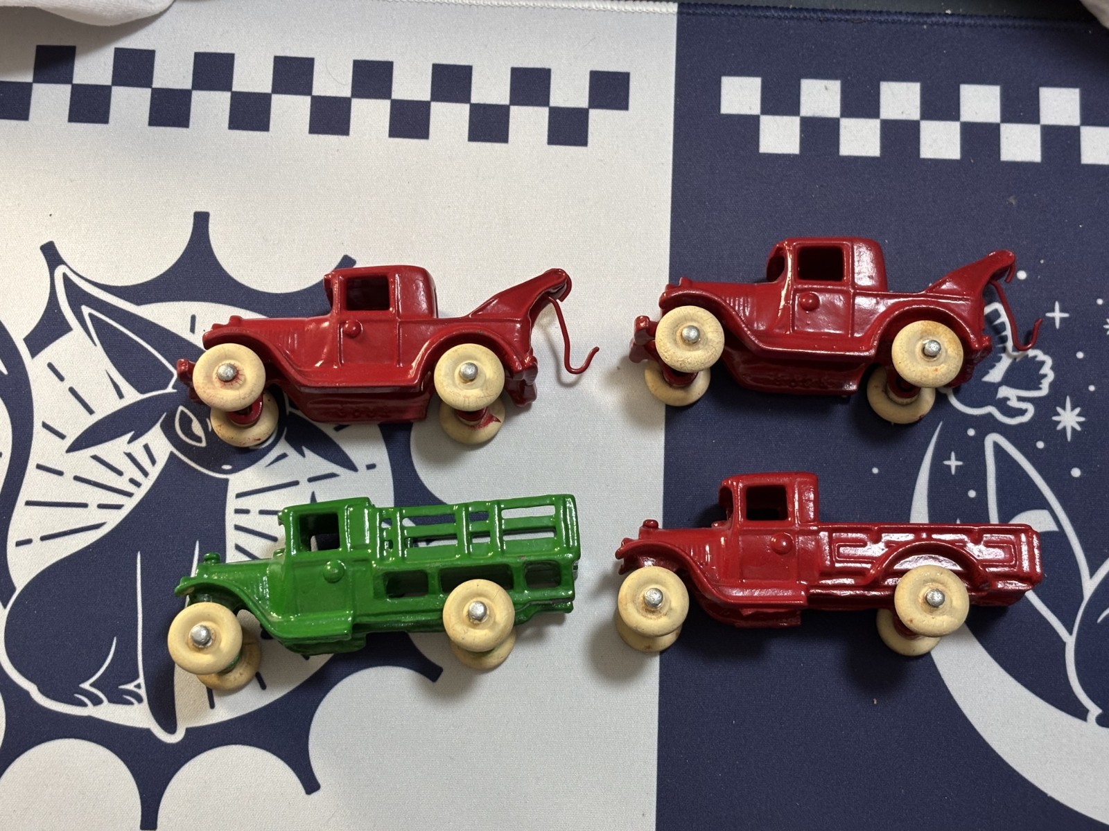 4 Vintage Antique Arcade Cast Iron Trucks 1930s Ford Model A 214R 218R 305R