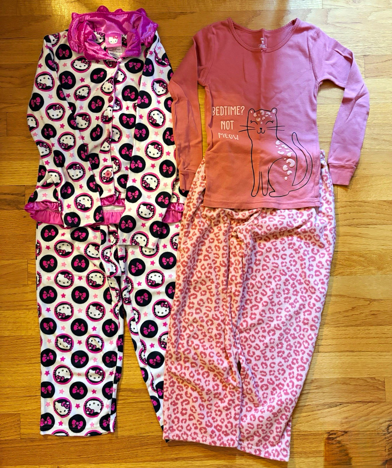 Girls Long-sleeve pajama sets (2) Size 7/8. ￼