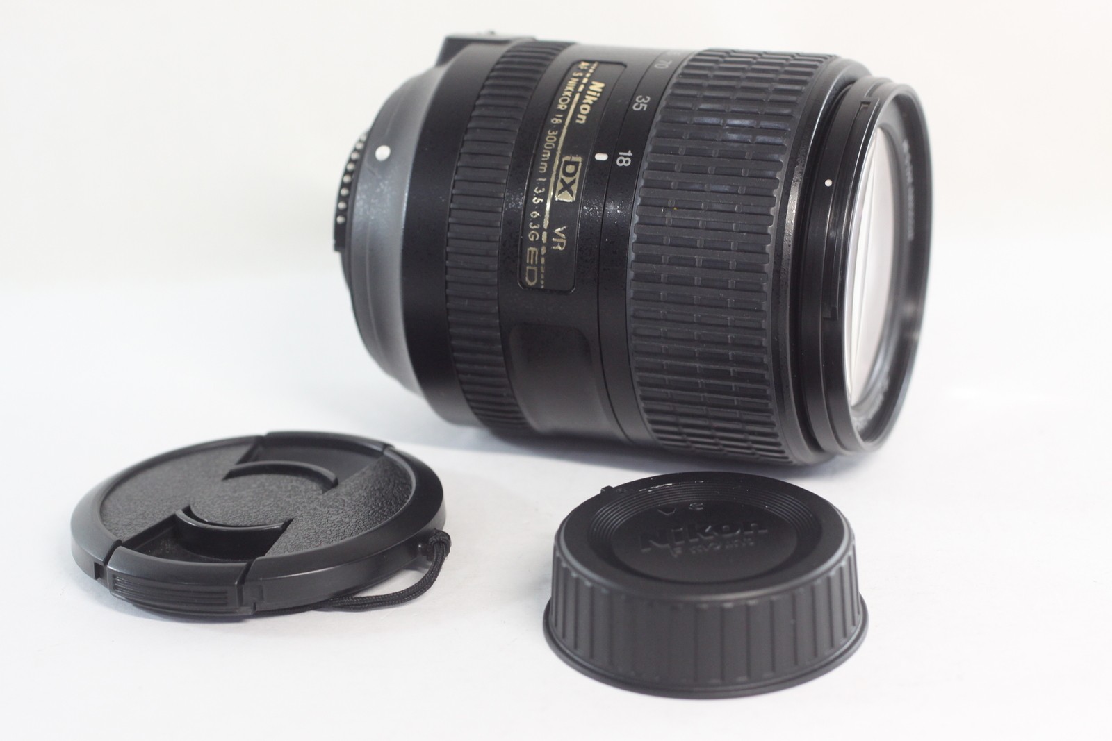 Nikon AF-S DX Nikkor 18-300mm f/3.5-6.3 G ED VR Zoom Lens