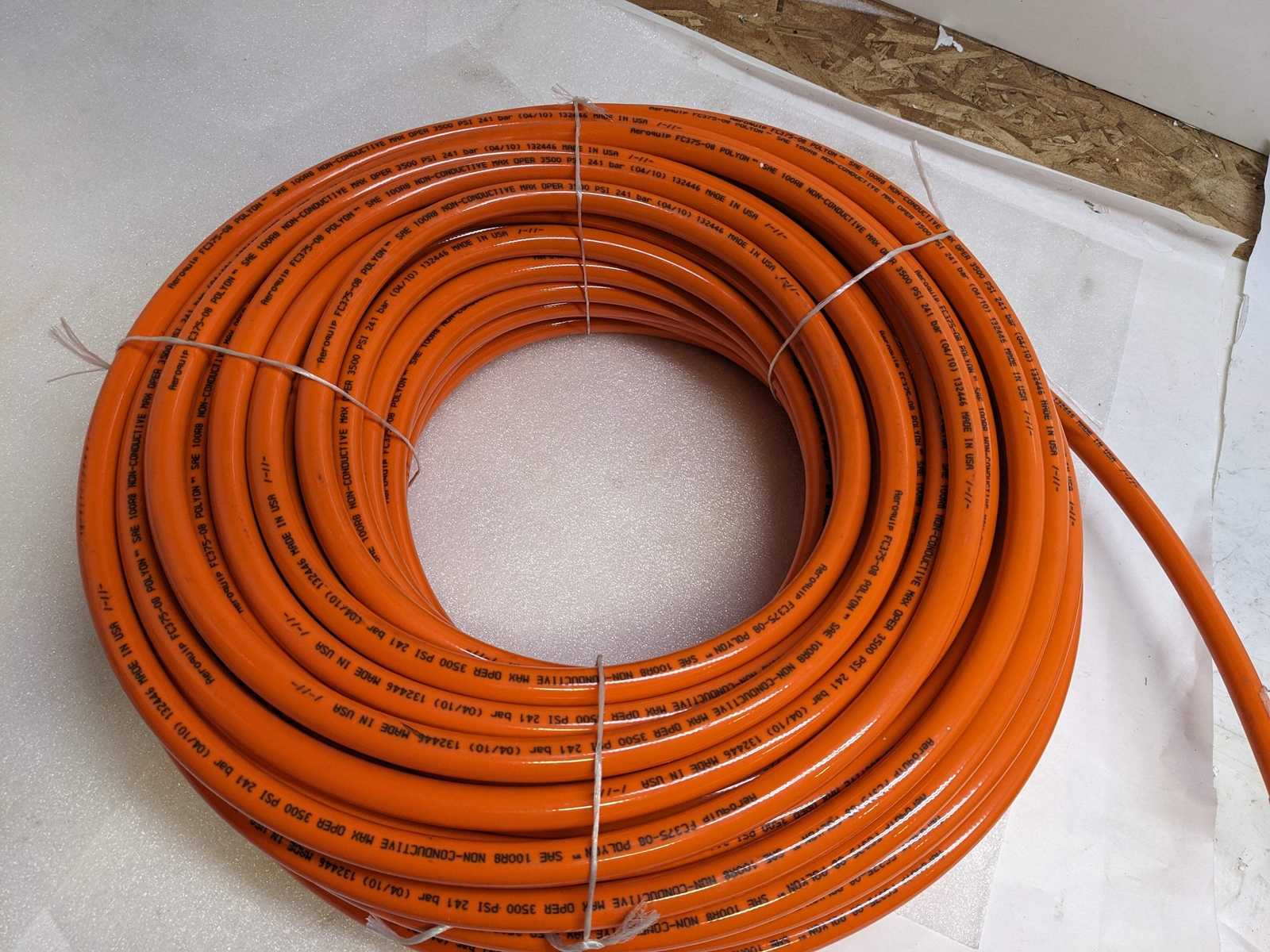 AEROQUIP FC375-08 POLYON 1/2 IN X 200 FT SAE 100R8 NON CONDUCTIVE THERMOPLASTIC