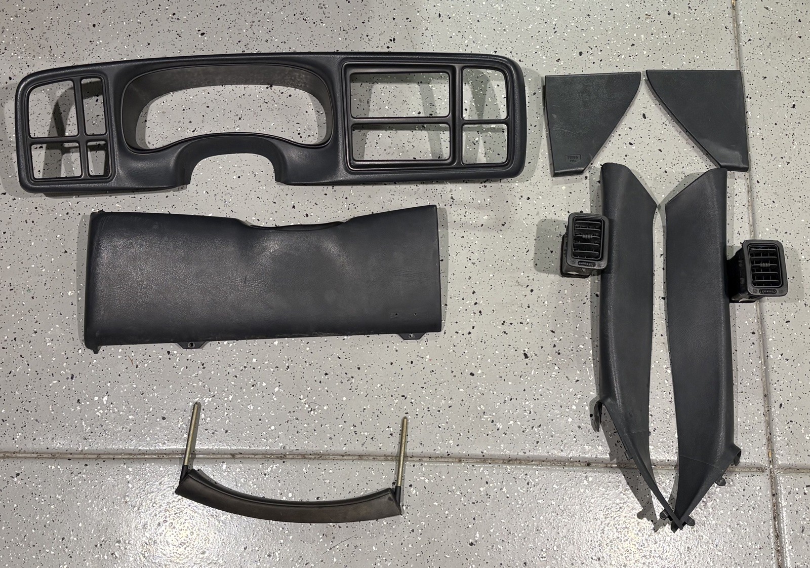OEM 99-06 Silverado Suburban Tahoe Sierra Yukon Graphite Dash Trim Set