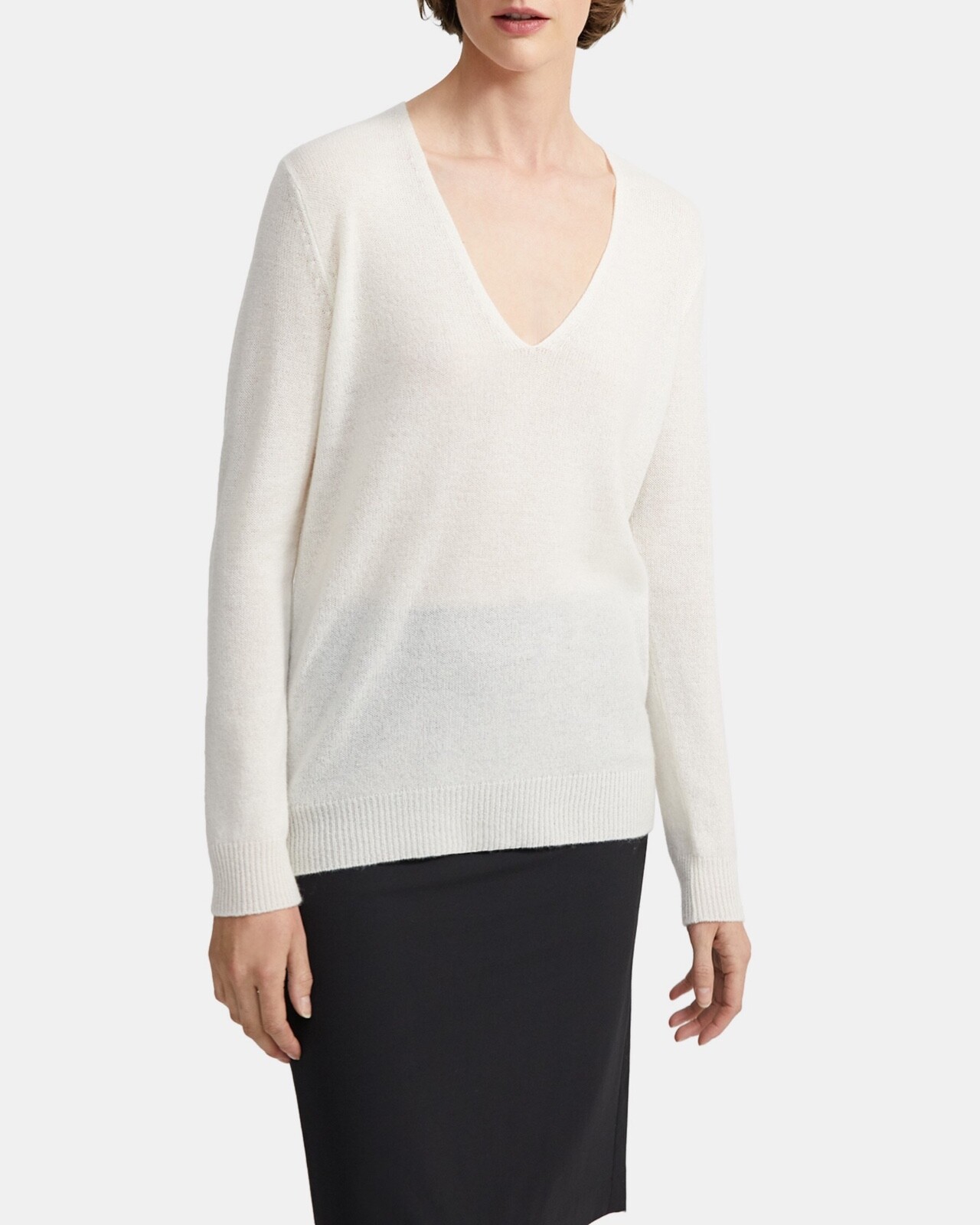 Theory Adrianna 100% Cashmere V Neck Long Sleeve Sweater Womens Large Ivory Theory Adrianna 100% Cashmere V Neck Long Sleeve Sweater Womens Large Ivory