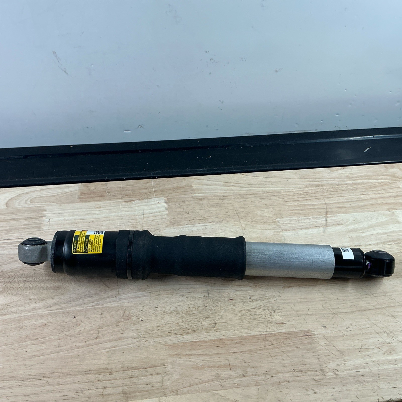 Rear Monroe Shock Absorber 40034 For Escalade, Tahoe, Yukon Rear Monroe Shock Absorber 40034 For Escalade, Tahoe, Yukon