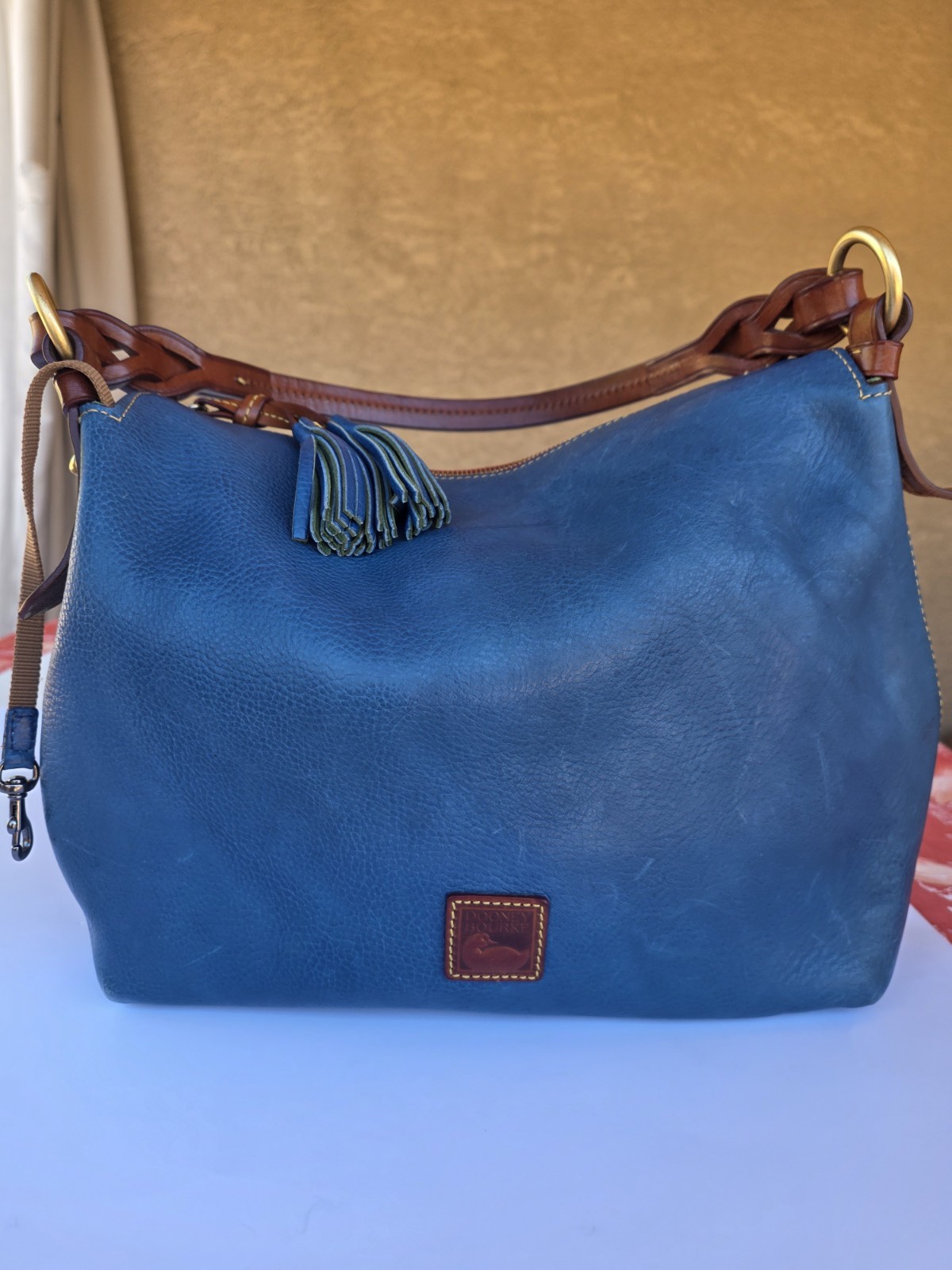 DOONEY & BOURKE Mckenzie Ocean Blue Leather Large Hobo Bag Tassel R$348 DOONEY & BOURKE Mckenzie Ocean Blue Leather Large Hobo Bag Tassel R$348