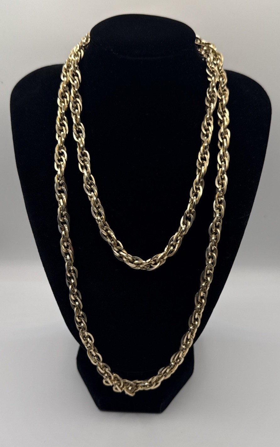 Vintage Sarah Coventry Necklace Gold Tone Link 18 Inches Vintage Sarah Coventry Necklace Gold Tone Link 18 Inches