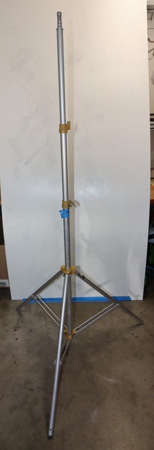 Lowel Photo Studio large Tripod Aluminum Light Stand 7 ft tall - 34\ Lowel Photo Studio large Tripod Aluminum Light Stand 7 ft tall - 34\