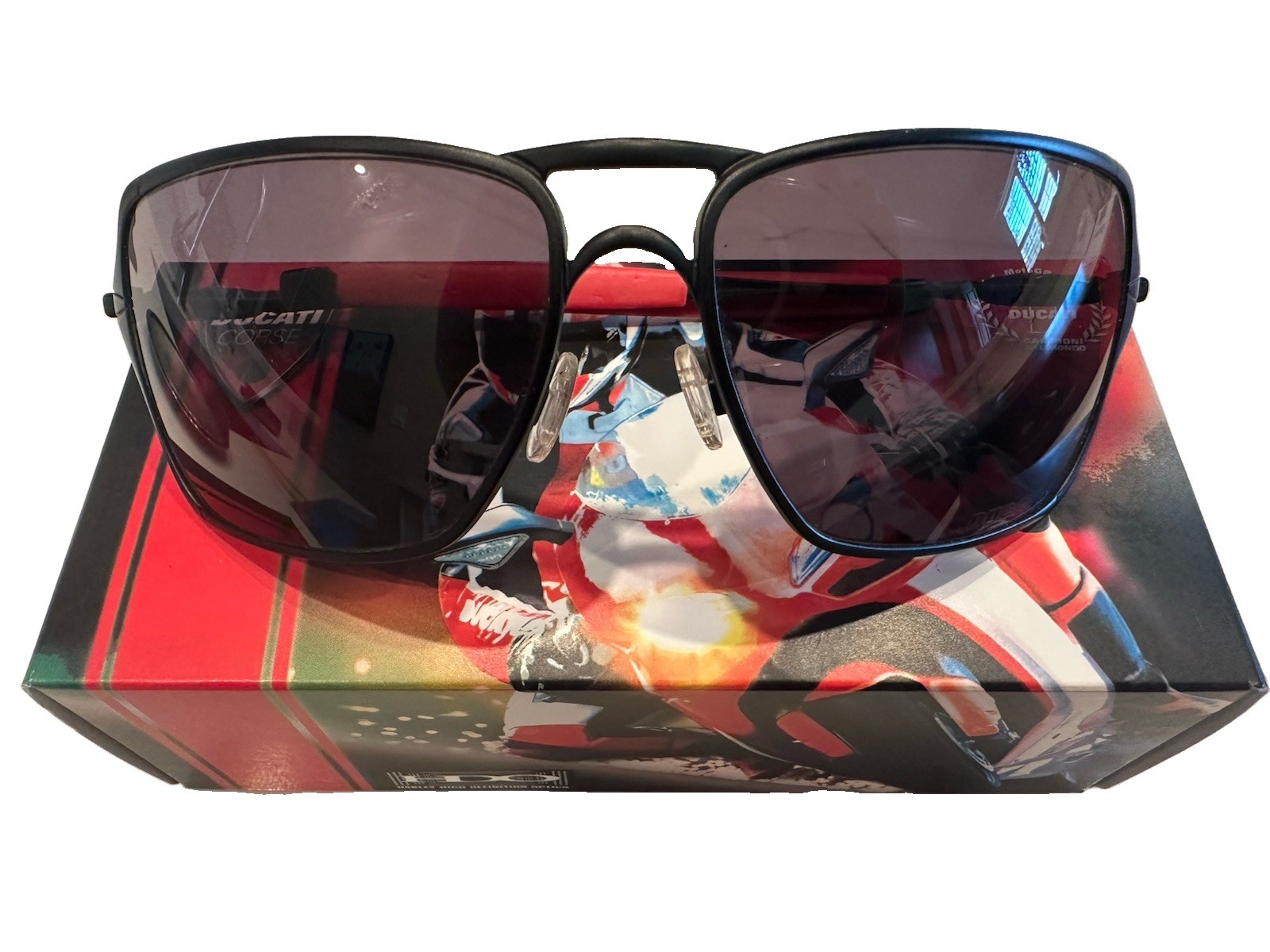 Oakley Ducati Inmate Men\'s Sunglasses Black Metal Frame Gray Tinted Lens Oakley Ducati Inmate Men\'s Sunglasses Black Metal Frame Gray Tinted Lens