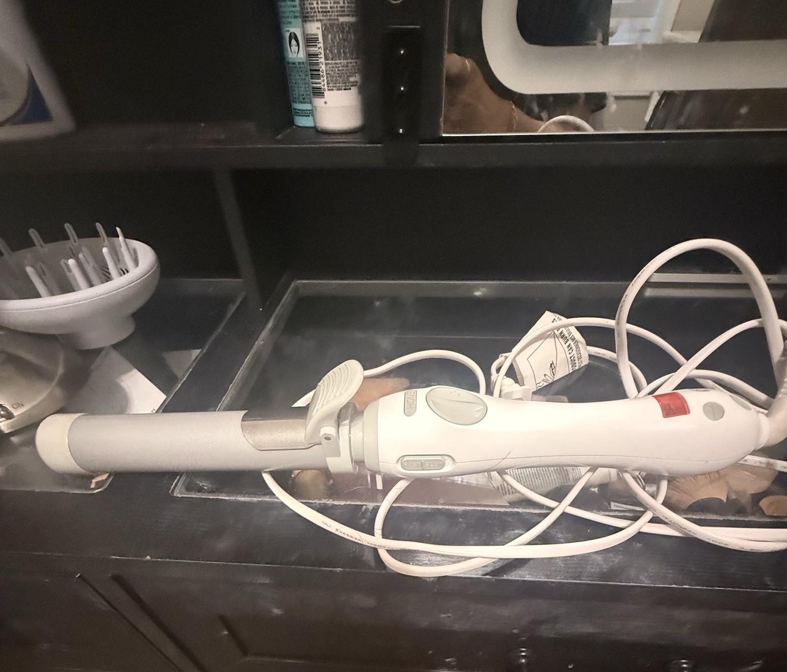 The Beachwaver Co Beachwaver S1.25 Rotating Curling Iron White Automatic Ceramic The Beachwaver Co Beachwaver S1.25 Rotating Curling Iron White Automatic Ceramic