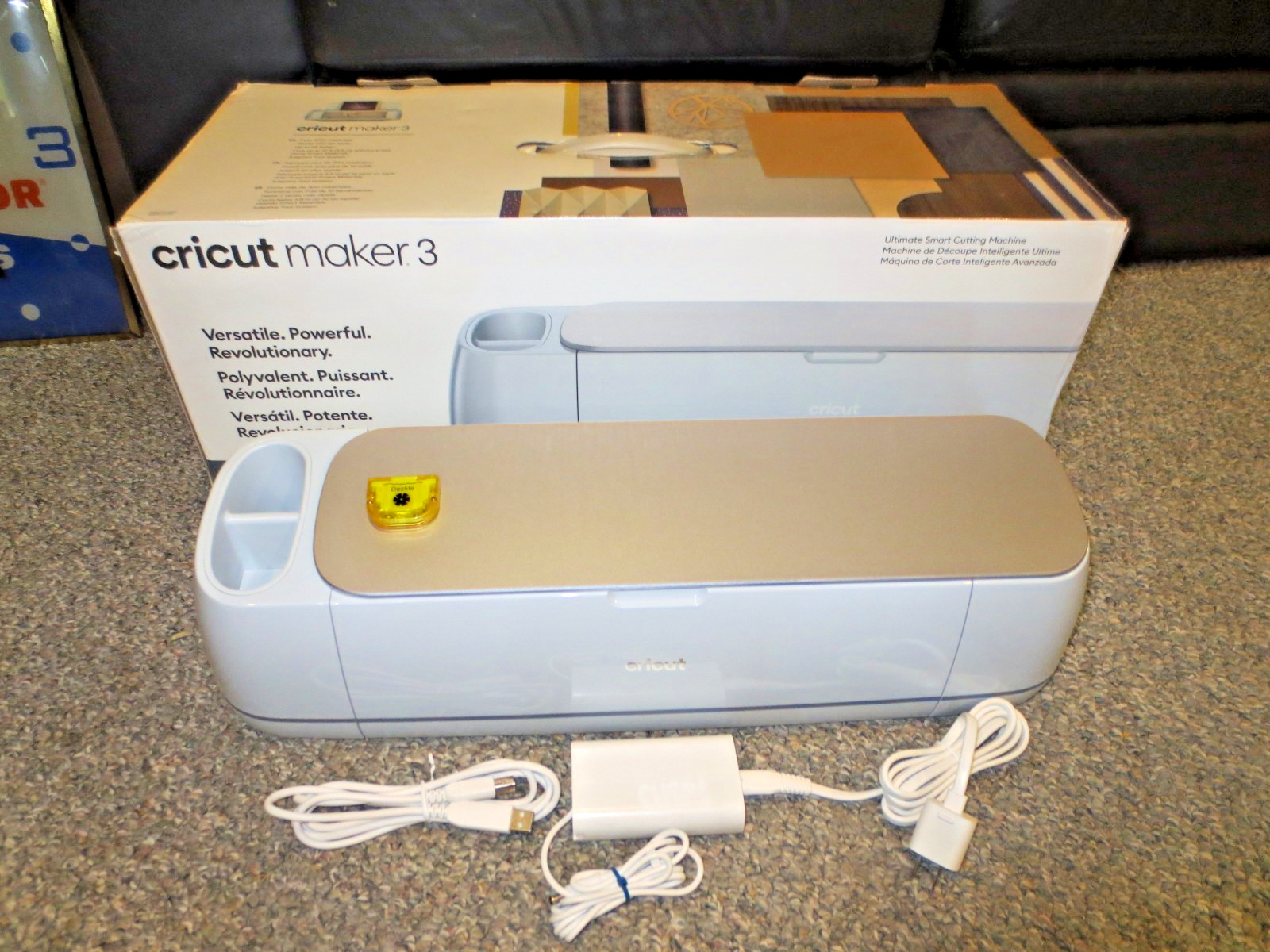 Cricut Maker 3 Die Cutting Machine CXPL303C IN BOX (USED ONCE - EXCELLENT) Cricut Maker 3 Die Cutting Machine CXPL303C IN BOX (USED ONCE - EXCELLENT)