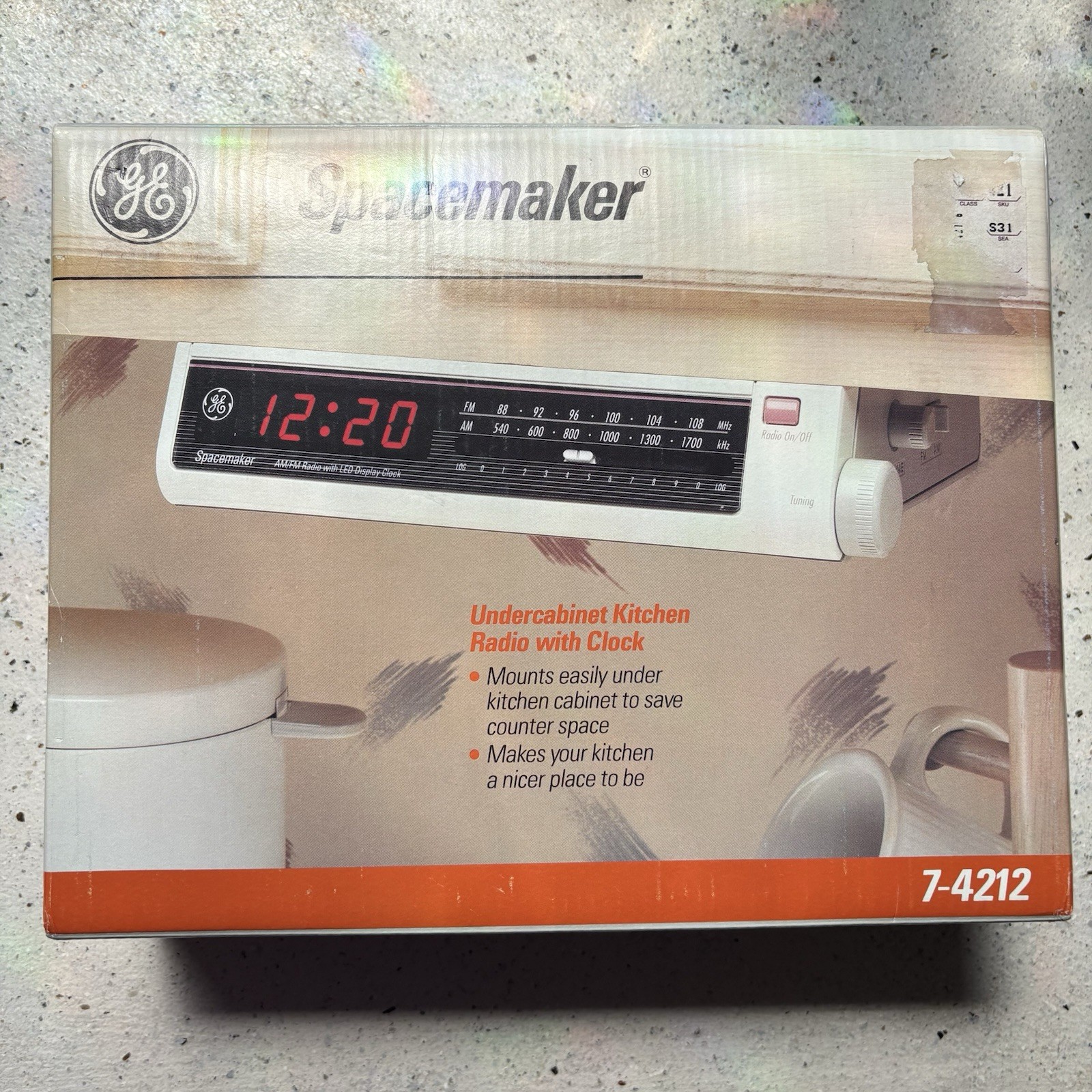 NEW  Vintage GE Spacemaker UNDER CABINET Kitchen AM/FM RADIO w/ Clock 7-4212