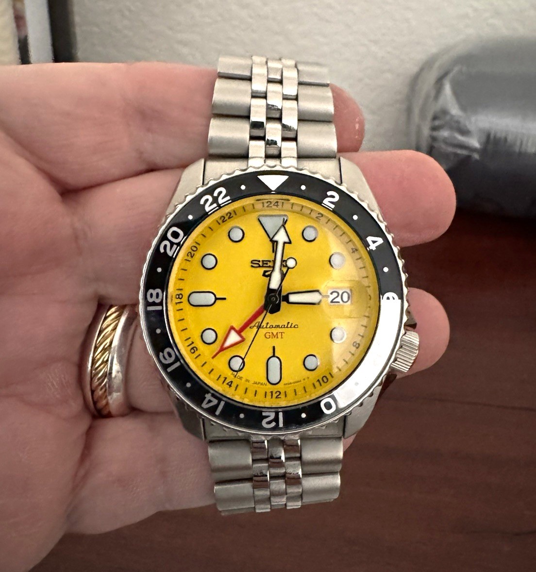 Seiko 5 Sports SSK017 Automatic GMT Yellow Dial 42.5mm Steel Bracelet 100m