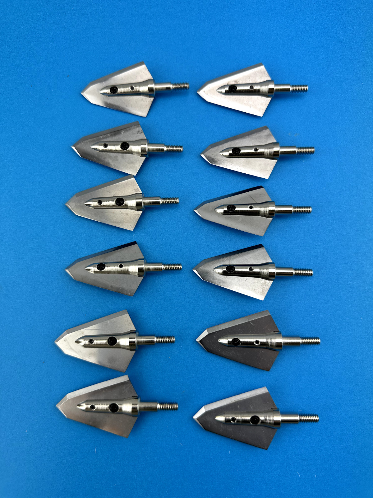 12 qty 200 grain solid Fixed Single Bevel Traditional Hunting SHARP Broadheads