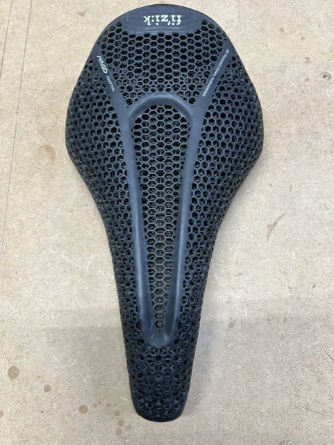 Fizik Vento Argo R3 Adaptive Saddle - 140mm Black Fizik Vento Argo R3 Adaptive Saddle - 140mm Black