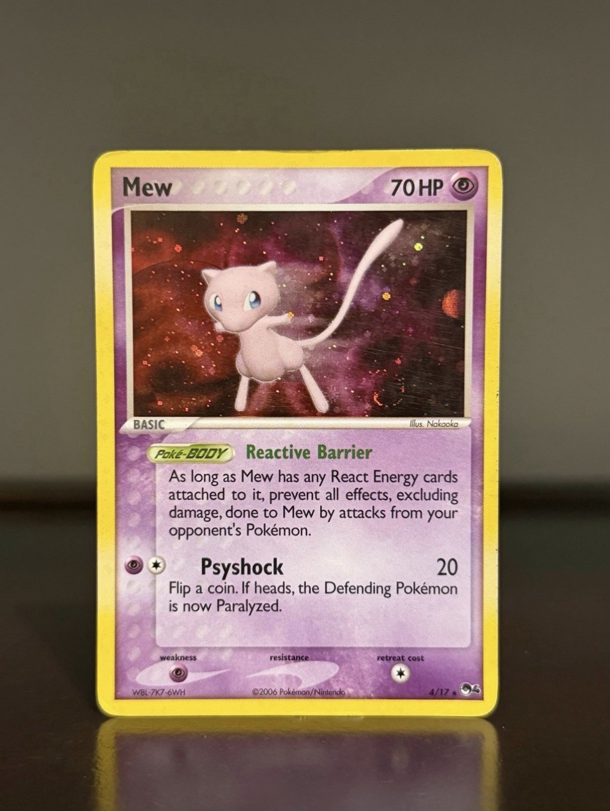Mew 4/17 - Pokémon - Holo  *Swirl