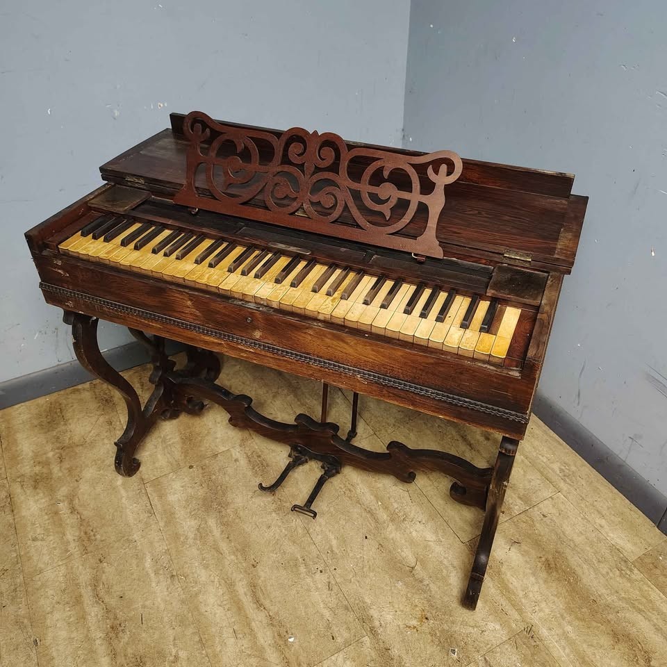 1860's Treat & Linsley of New Haven CT Melodeon Pump Organ