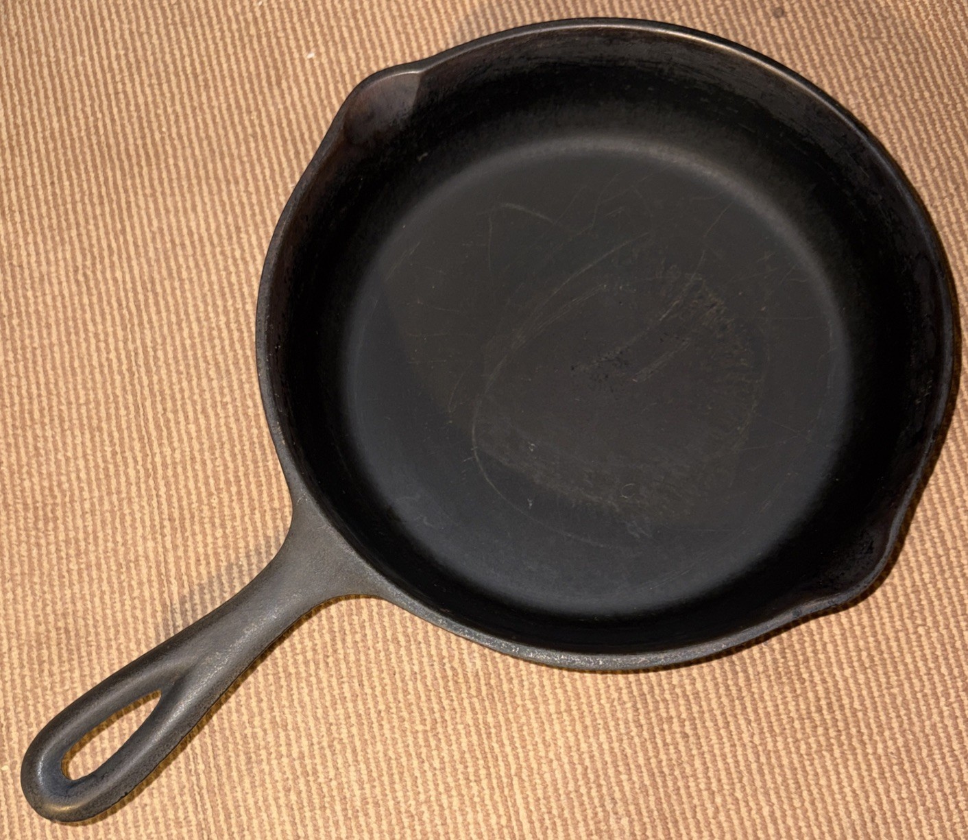 Vintage Unmarked Lodge #5 Cast Iron Skillet 3 Notch Heat Ring 1940s-1950s 