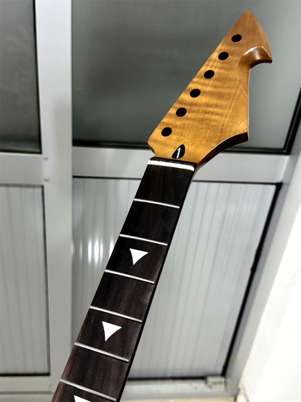 Custom 24.75inch short roasted flame maple electric guitar neck 22fret rosewood