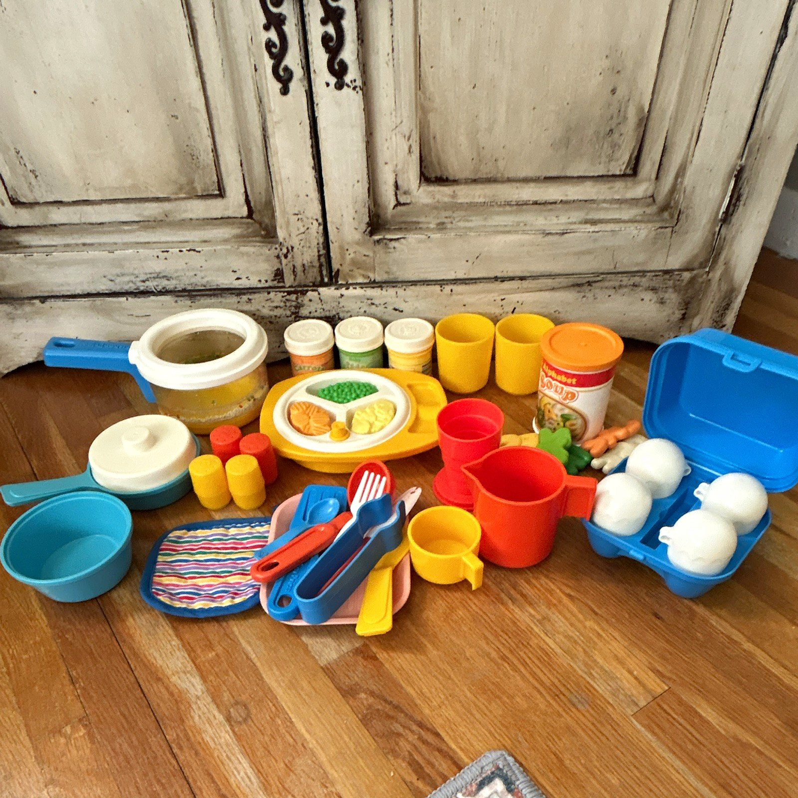 VTG Fisher-Price Pretend Play Kitchen Cookware & Food Accessories Lot 35+ pc set VTG Fisher-Price Pretend Play Kitchen Cookware & Food Accessories Lot 35+ pc set
