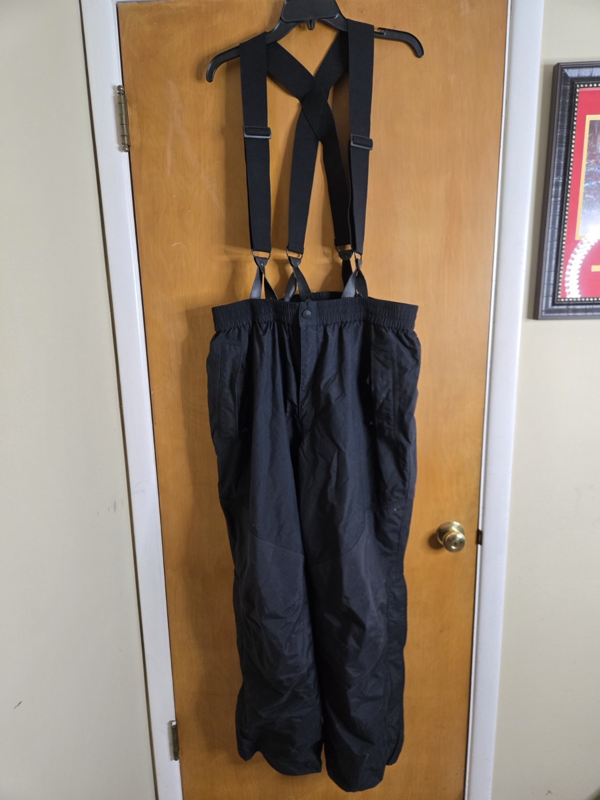 Cabela\'s Men\'s Snow Bibs Pants- Black- Size XL- GENTLY USED Cabela\'s Men\'s Snow Bibs Pants- Black- Size XL- GENTLY USED
