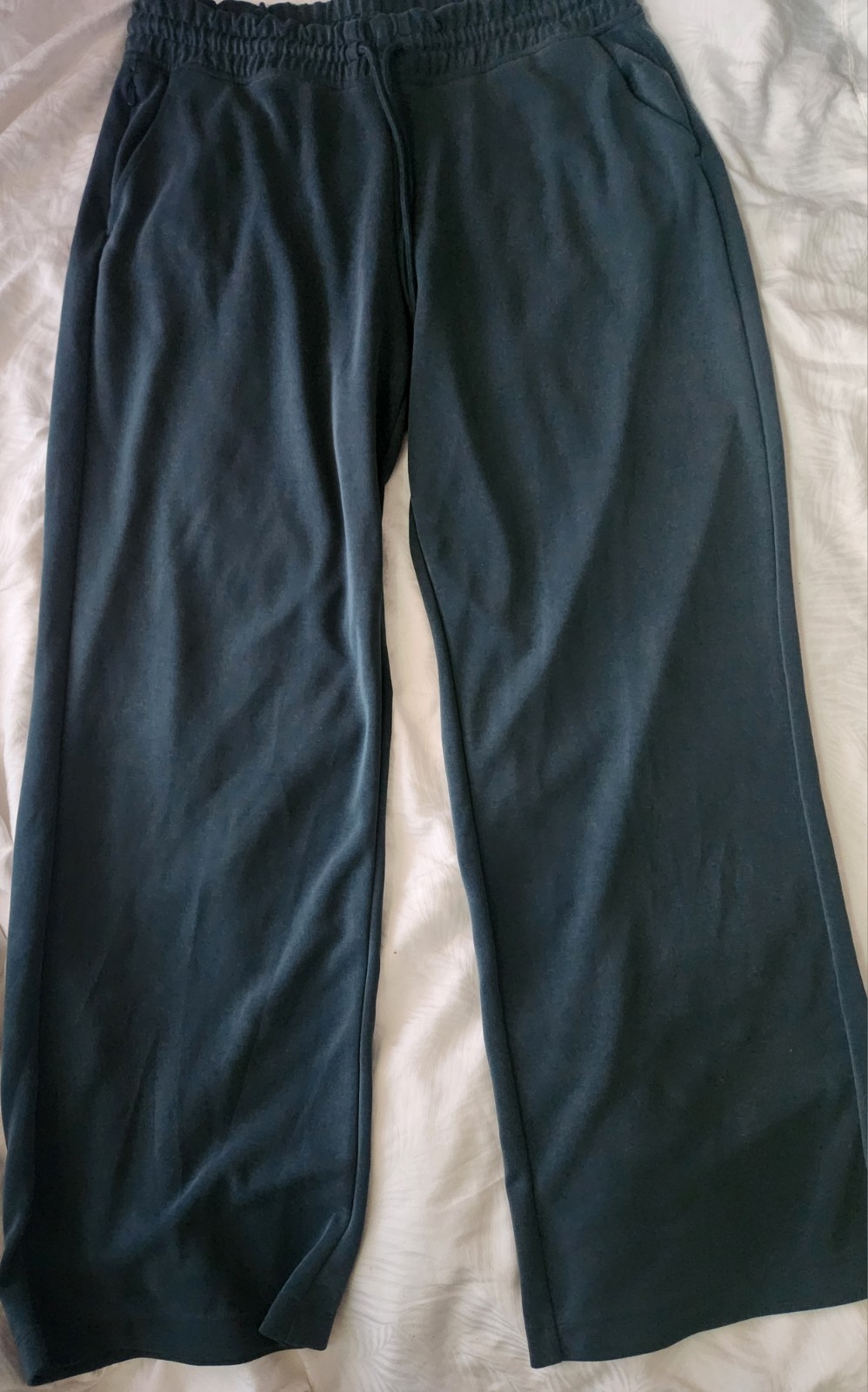 Athleta Women\'s Seasoft Straight Pant Cropped Sweatpant Green Size L Drawstring