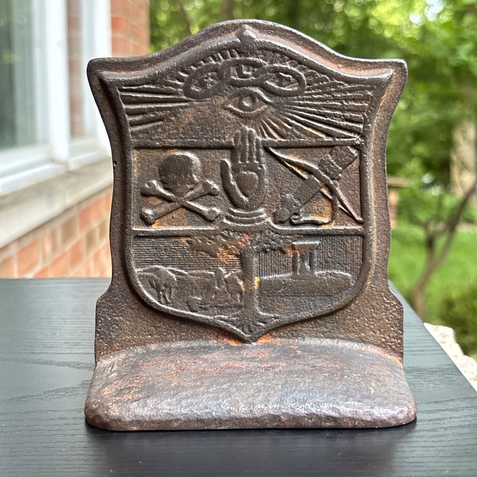1 Antique Odd Fellows MASONIC FREEMASON CAST IRON FLT Eye Hand Skull Cross Bones 1 Antique Odd Fellows MASONIC FREEMASON CAST IRON FLT Eye Hand Skull Cross Bones