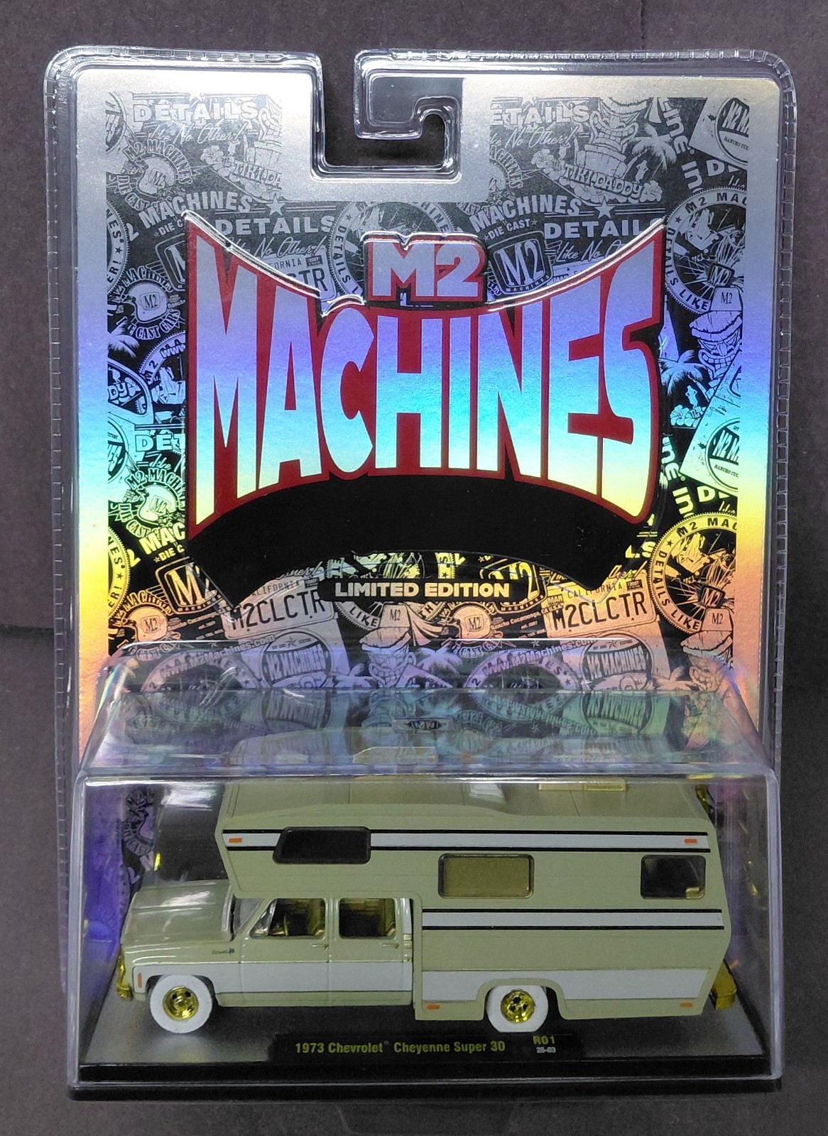 M2 machines Auto Machines 1973 Chevrolet Cheyenne Super 30 Motorhome Chase