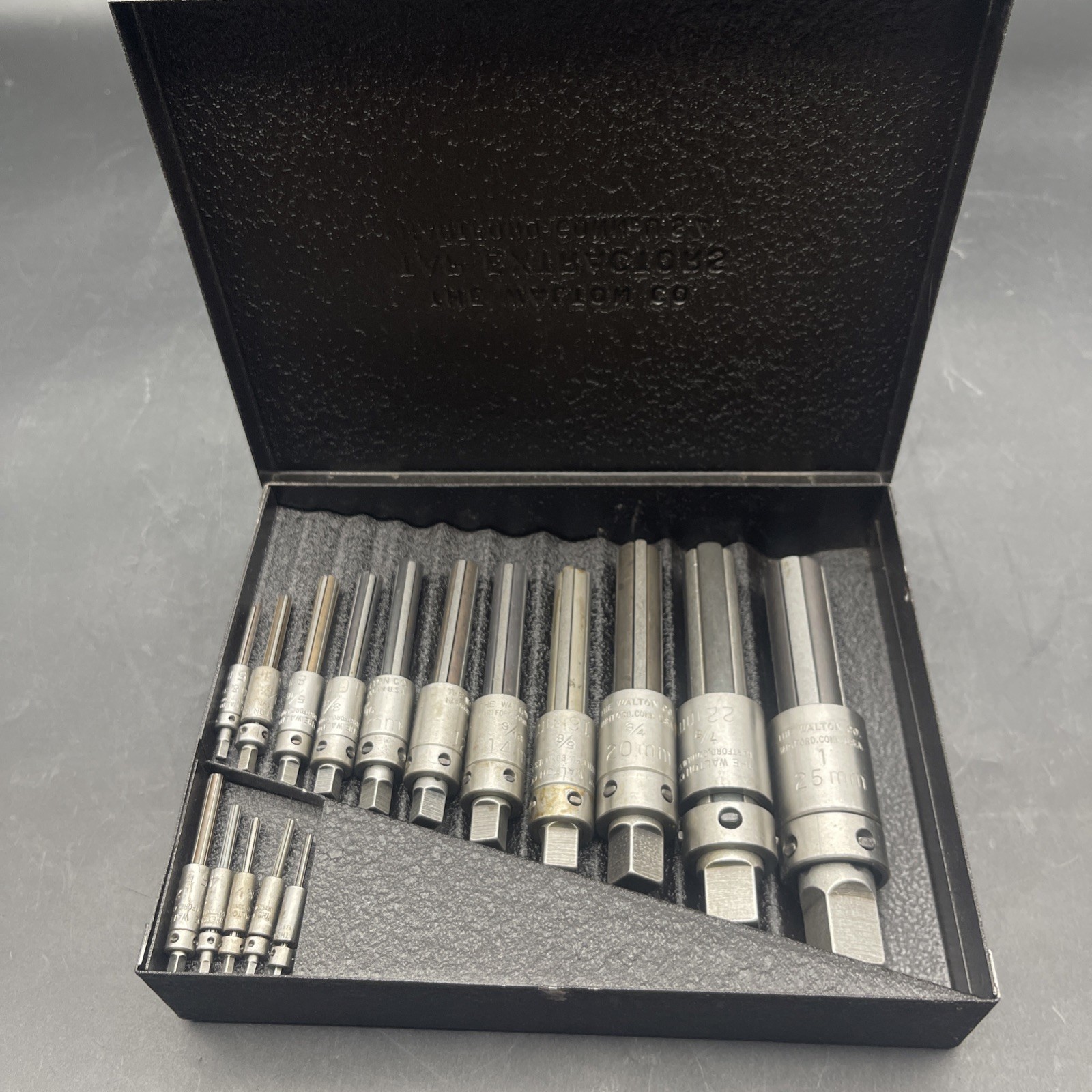 Walton 18015 15 PC Tap Extractor Set USA 4 FL SAE NC NF Metric W/ Case Walton 18015 15 PC Tap Extractor Set USA 4 FL SAE NC NF Metric W/ Case