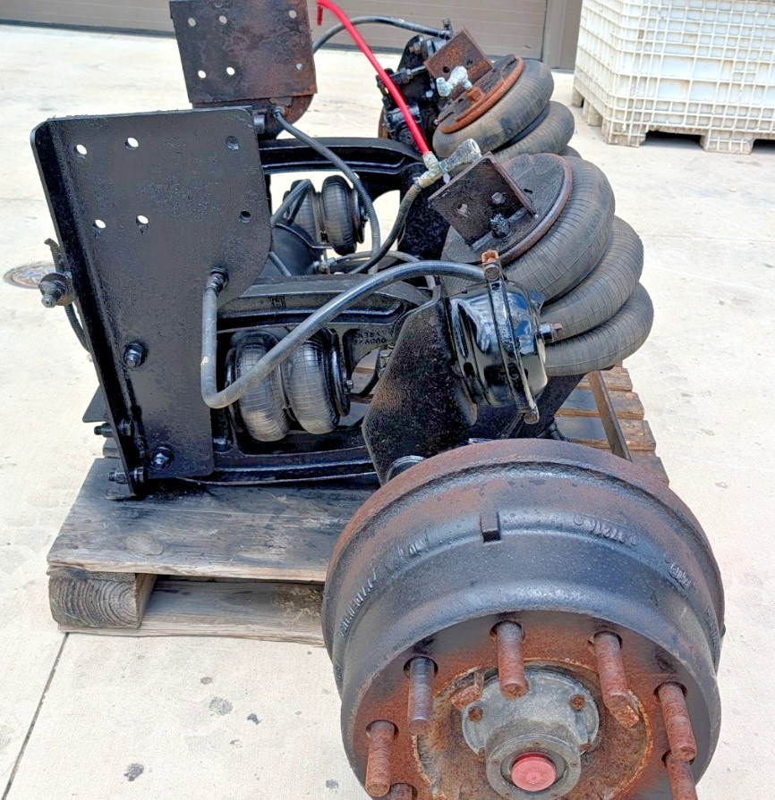 Hendrickson Steerable Lift Axle 13,500 Lb SCT13 Pusher Axle W Air Tank Good Used