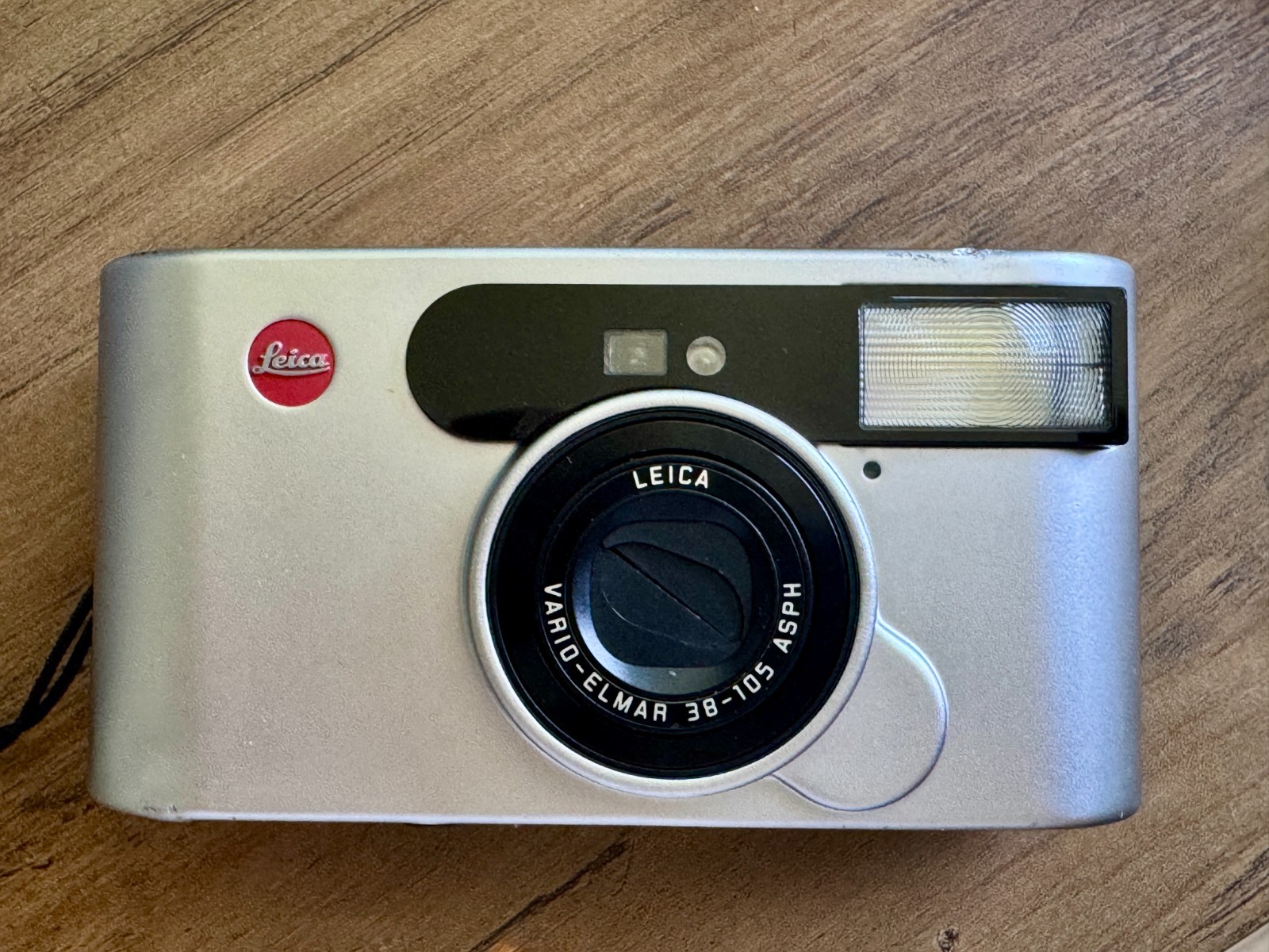 Leica C1 35mm Point & Shoot Film Camera 38-105mm AF Flash Date Timer Silver