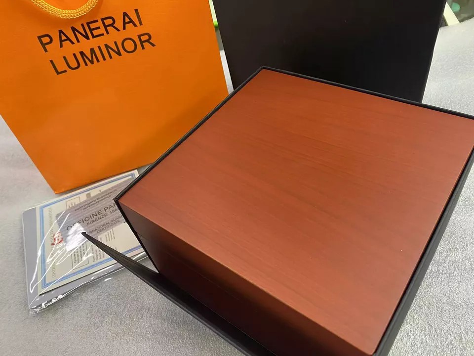 Exquisite Watch Storage: Premium Box Designed for Panerai\'s Official Collection Exquisite Watch Storage: Premium Box Designed for Panerai\'s Official Collection