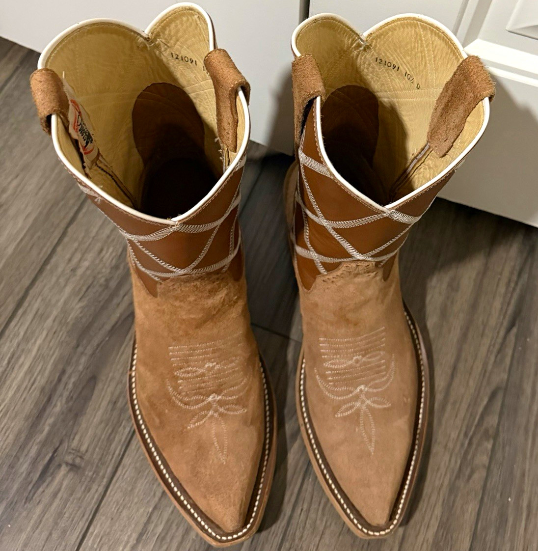Rios of Mercedes men’s roughout boots. Little Joe’s Boots exclusive. 10.5D Rios of Mercedes men’s roughout boots. Little Joe’s Boots exclusive. 10.5D
