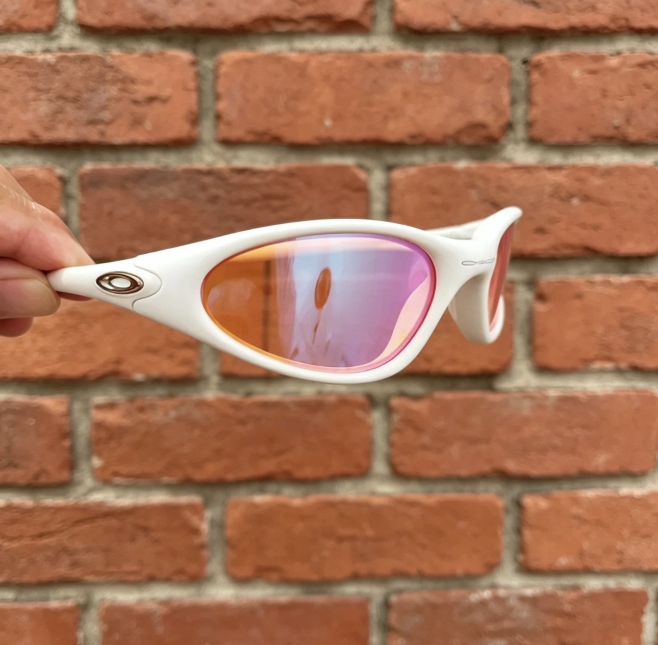 Retro Oakley Minute Gen1 Minute1.0 Sunglasses White Frame Pink Lenses Retro Oakley Minute Gen1 Minute1.0 Sunglasses White Frame Pink Lenses