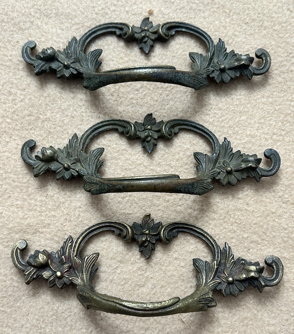 Lot of 3 Vintage French Provincial Drawer Pulls Ornate Brass Bronze Dresser Lot of 3 Vintage French Provincial Drawer Pulls Ornate Brass Bronze Dresser