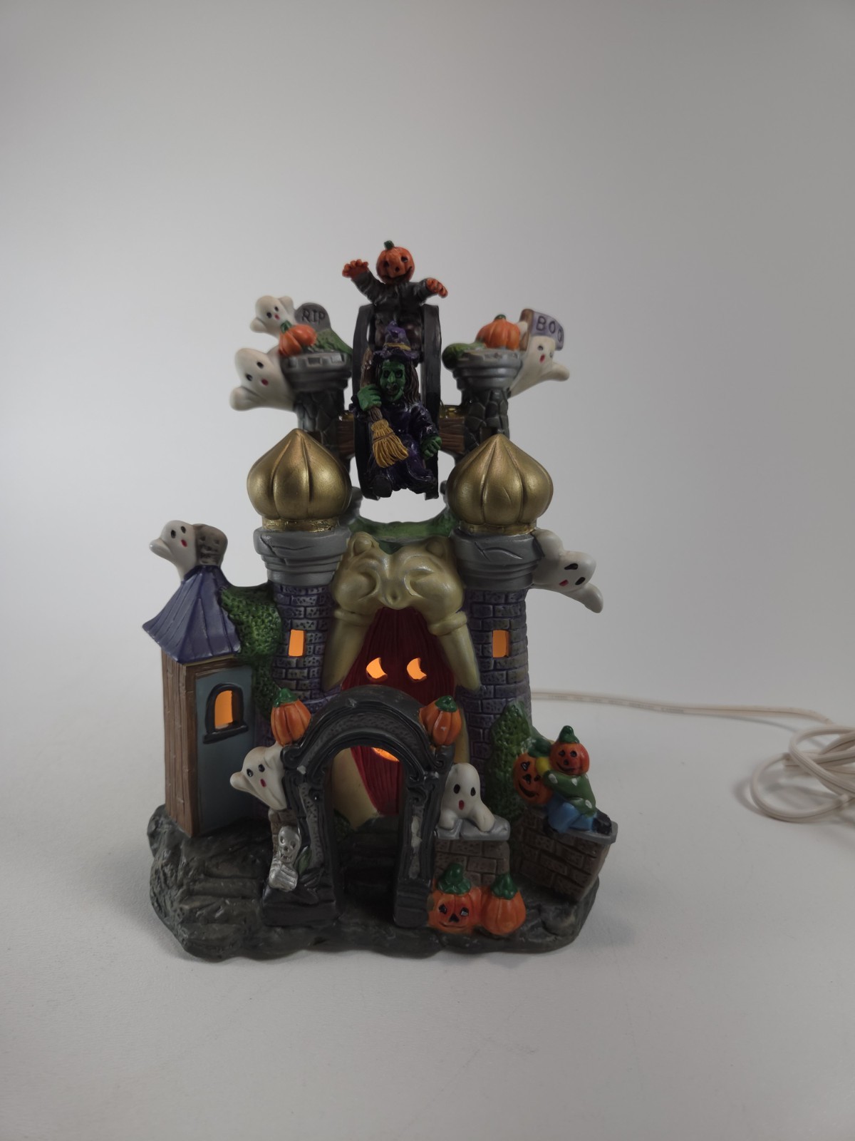 Spooky Hollow Lighted Wheel Castle W/ Box 8 Spooky Hollow Lighted Wheel Castle W/ Box 8