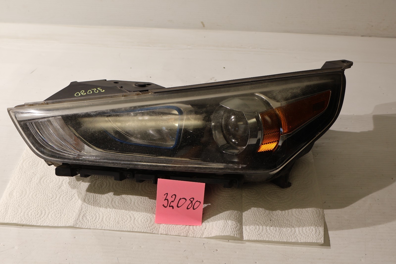 HALOGEN 17 18 19 Hyundai Ioniq Driver Headlight Head Lamp Light Halogen 32080