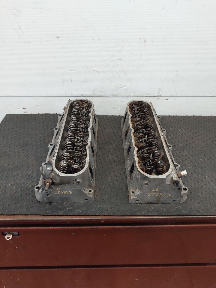 GM LS3 L92 6.0L 6.2L Cylinder Head 823 Square Port Assembly w/ Rocker Arms PAIR
