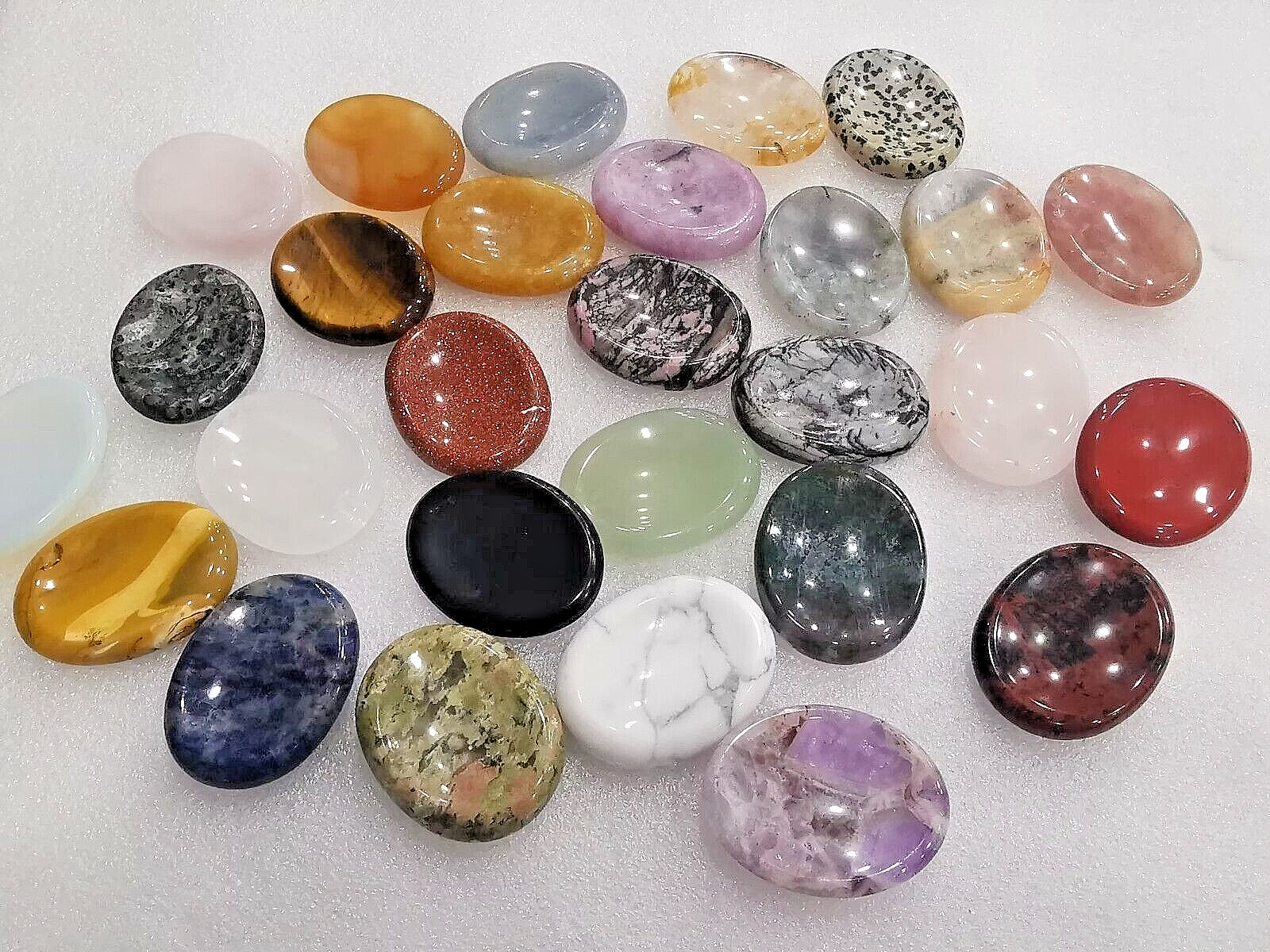 Wholesale 50pcs Mix Crystal Oval Thumb Worry Stone Palm Stone  Rei Healing Gift