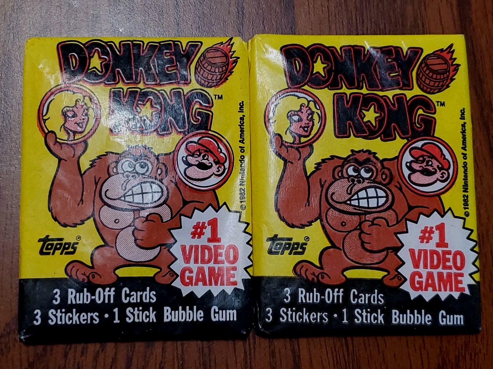 1982 Topps DONKEY KONG Vintage Trading Cards Box Two Unopened Wax Packs Jumpman